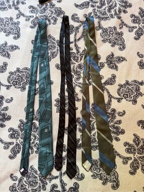 Men's Green and Blue Patterned Ties